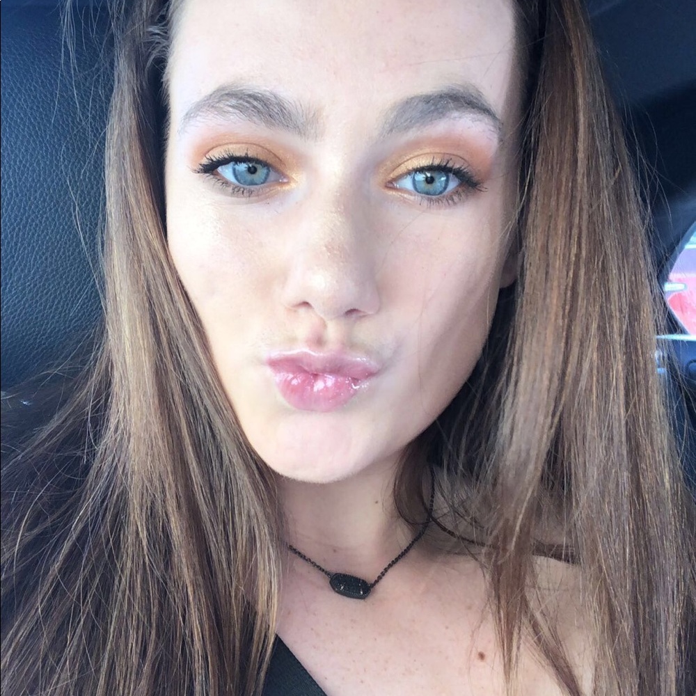 Meet your Posher, Savannah